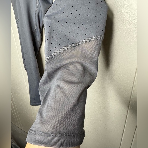 NWT LAYER 8 PHOENIX RISING LEGGINGS WOMEN'S S CAPRI YOGA CUTOUTS GRAY - Picture 7 of 10
